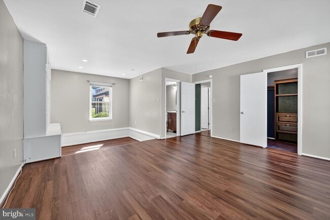 Building Photo - 15563 Peach Walker Dr
