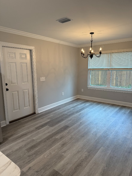 Building Photo - 16 Naskapi St