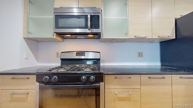 Building Photo - 83-75 117th St