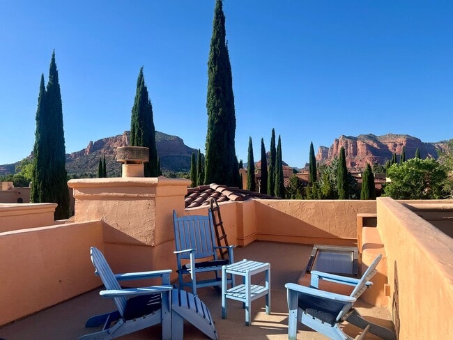 Building Photo - Furnished Golf Course Course Property