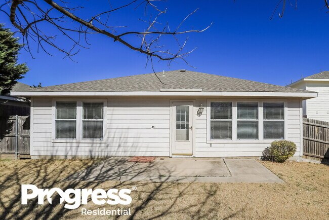 Building Photo - 1613 White Oak Rd