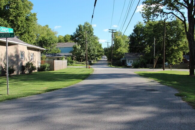 Building Photo - 2 Bedroom / 2 Bath Apartment with w/d hookups in East Nashville!