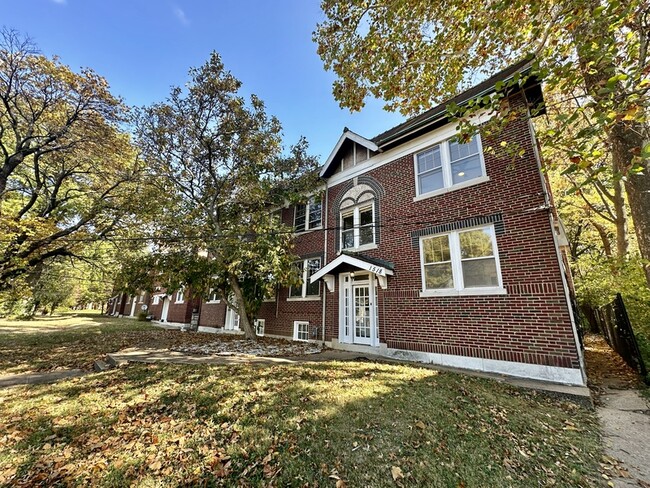 Building Photo - 1514-1518 McCausland Ave