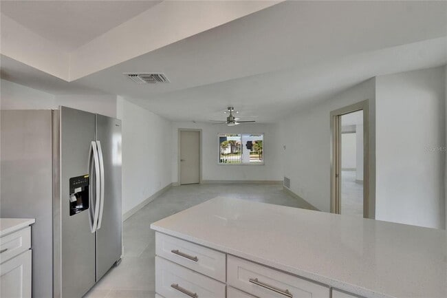 Building Photo - 1492 Sea Gull Dr S