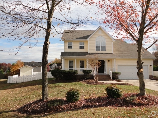 Building Photo - 125 Medford Cir