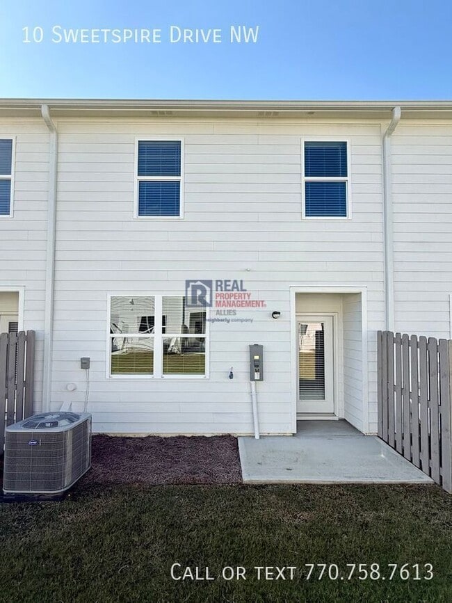 Building Photo - 10 Sweetspire Dr NW