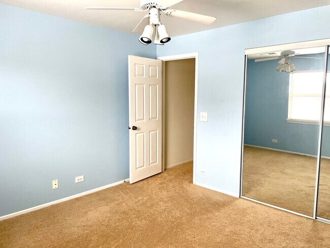 Building Photo - 20 Ashburn Ct