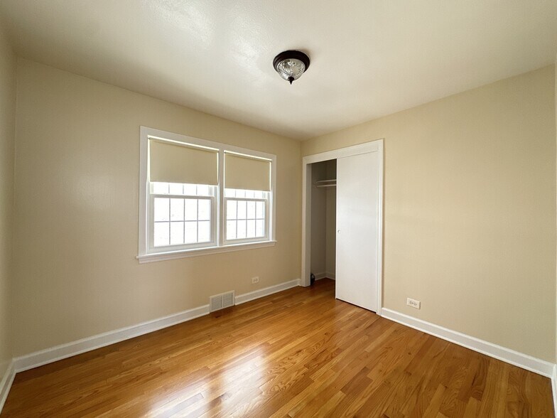 Building Photo - 5534 N Campbell Ave