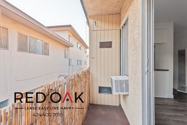 Building Photo - 4069 Oakwood Ave