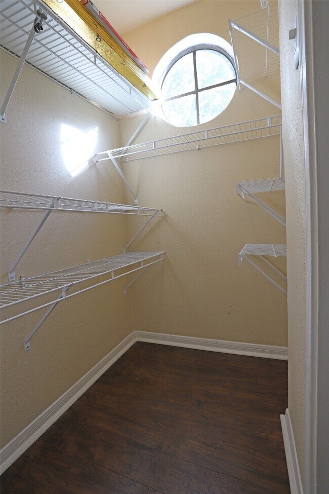 Building Photo - 2125 Augusta Dr