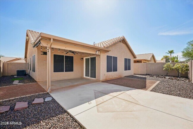 Building Photo - 11144 E Laurel Ln