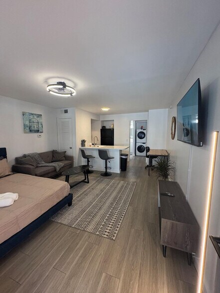 Building Photo - 3006 Stoneway Dr