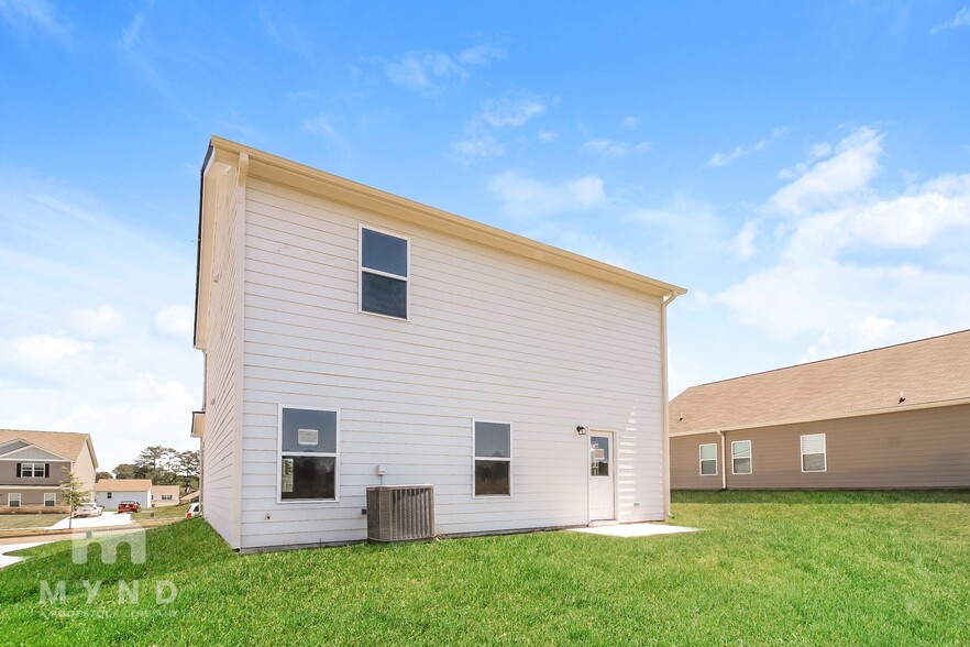 Building Photo - 137 Avondale Blvd SE