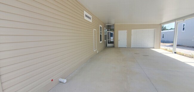 Building Photo - 1620 Killarney Ct