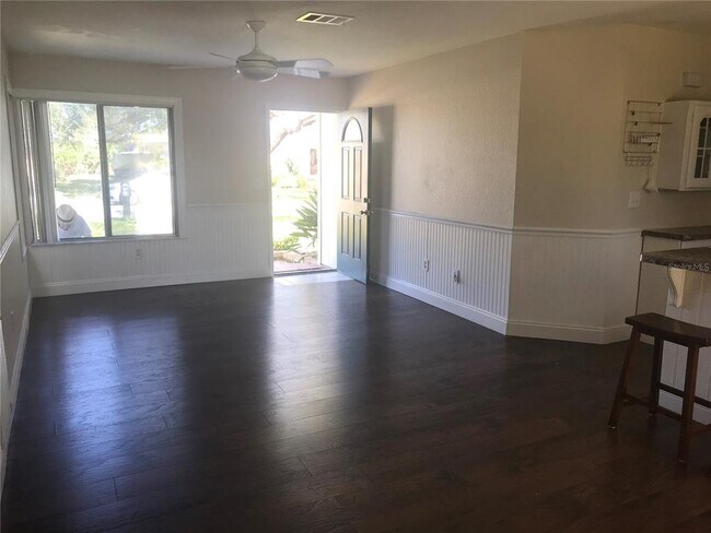 Building Photo - 4745 Escalante Dr