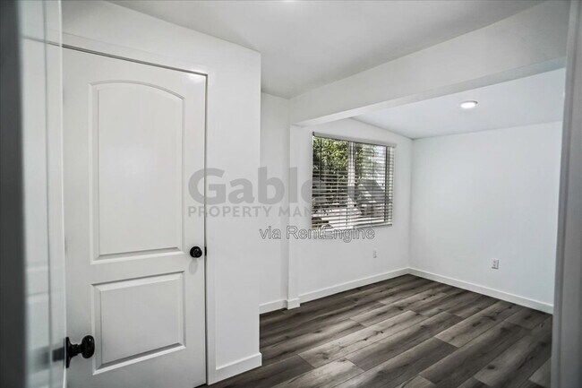 Building Photo - 23830 Newhall Ave