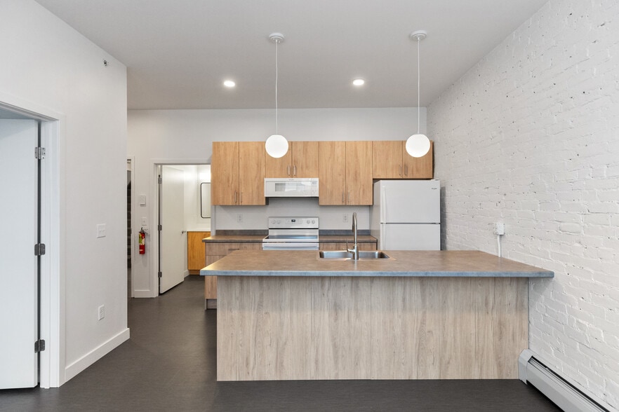 Building Photo - 187 Pearl St