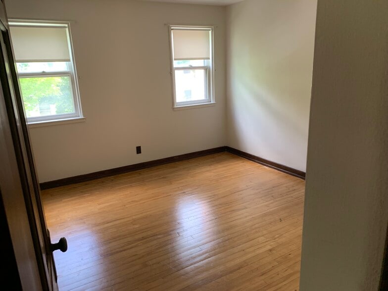 Building Photo - 5592 Balsam Ct