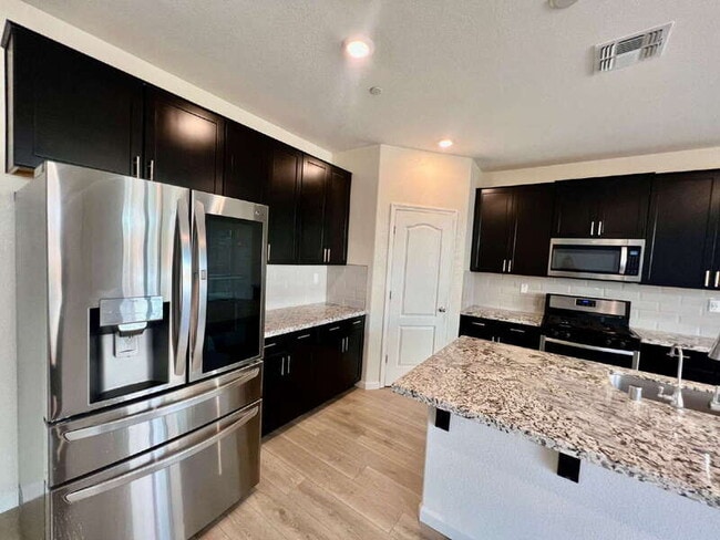 Building Photo - 436 Rose St