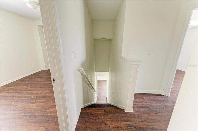 Building Photo - 15121 Searobbin Dr