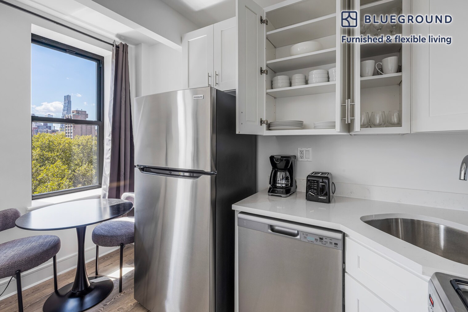 Building Photo - 45 W 81st St