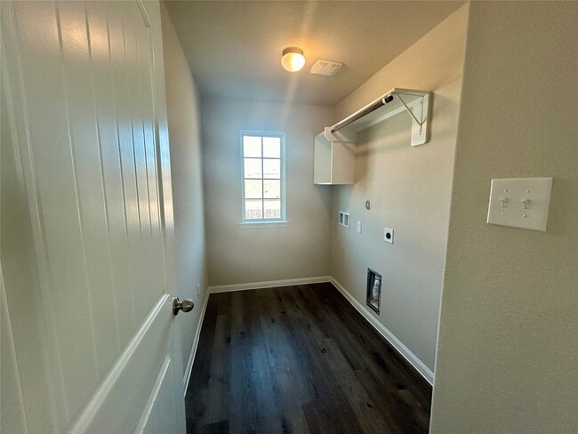 Building Photo - 2831 August Mist Ln