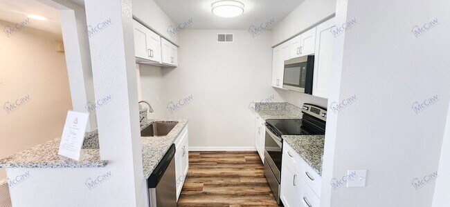 Building Photo - 4402 Tophill Ln