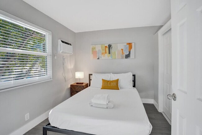 Building Photo - 50 Davie Blvd