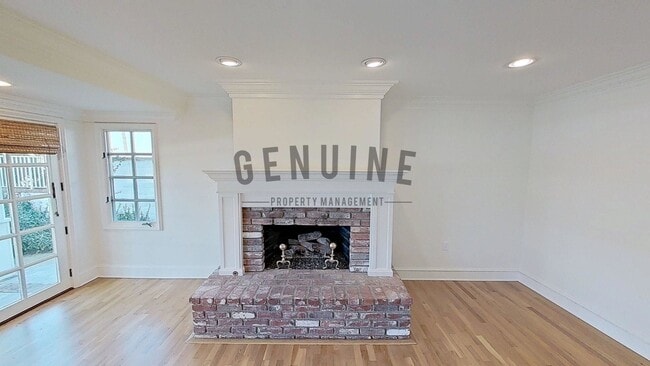 Building Photo - Beautiful Two-Level 5Bd 3.5Ba Home in Newport Beach