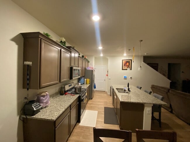 Building Photo - 45821 Red Tail Dr
