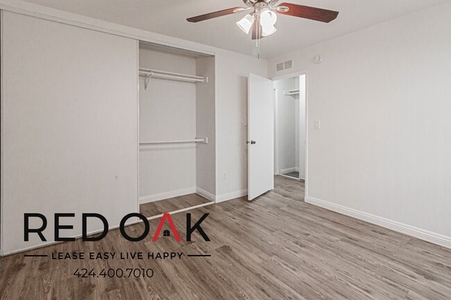 Building Photo - 14831 Delano St