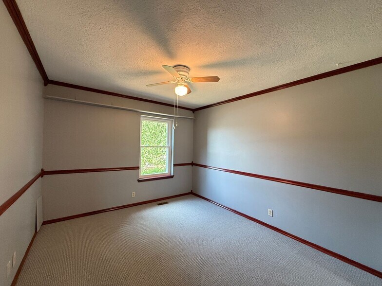 Building Photo - 2103 Park Pl