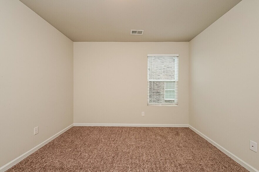 Building Photo - 176 Addy Ln