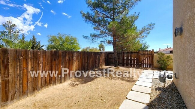 Building Photo - 12490 Iroquois Rd