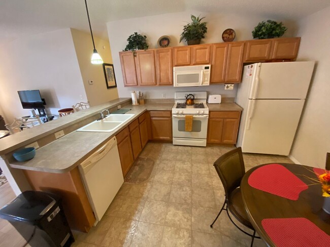 Building Photo - Warm and Inviting ANNUAL 2 + 2 Turnkey Patio Villa in The Village of Mallory