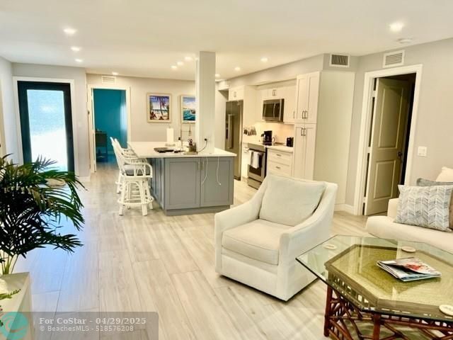 Building Photo - 1556 S Ocean Ln