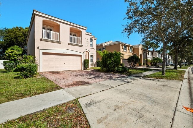 Building Photo - 16301 SW 49th Ct