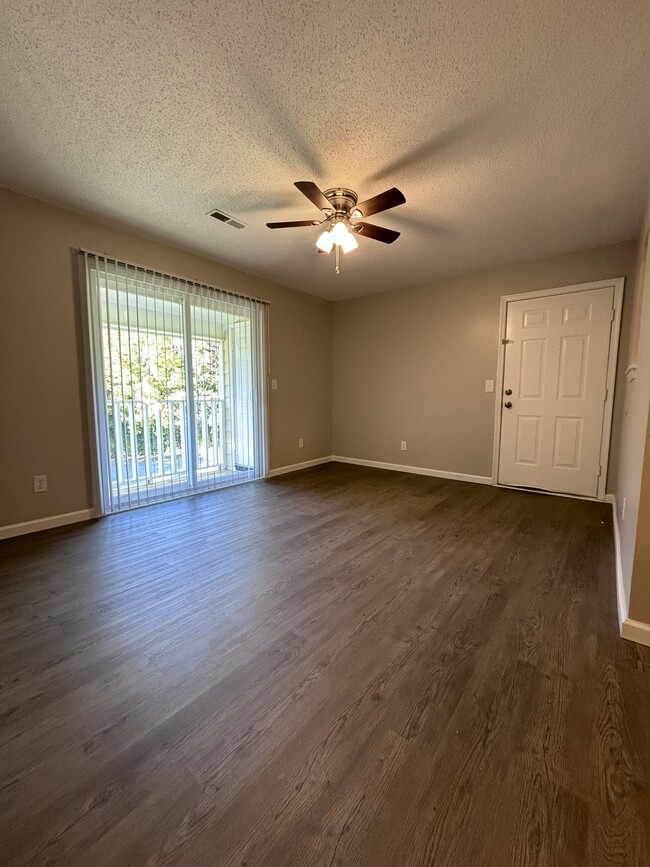 Living Room - 511 Mystic Dr