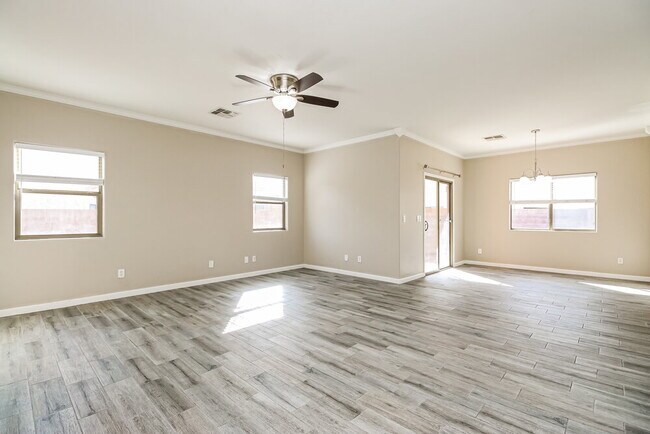 Building Photo - 261 N Valle Verde