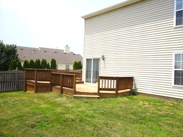 Building Photo - 991 Ravine Dr