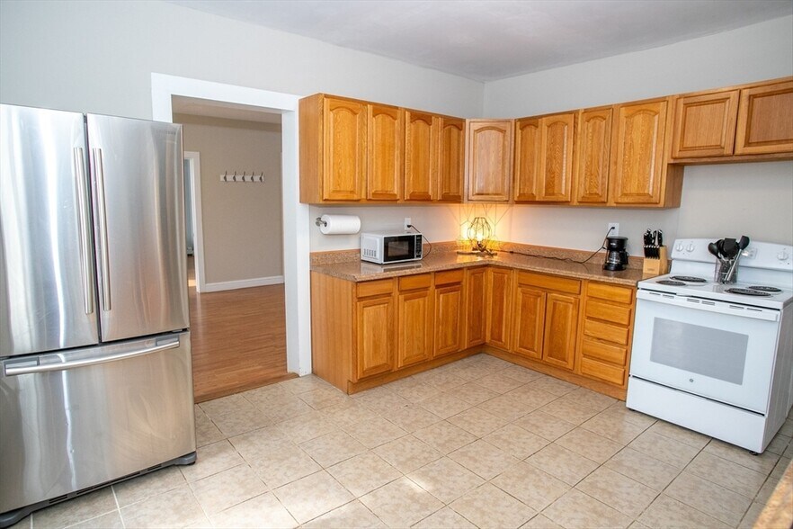 Building Photo - 73 Green Hill Pky