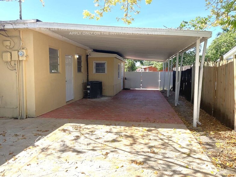 Building Photo - 1261 NW 202nd St
