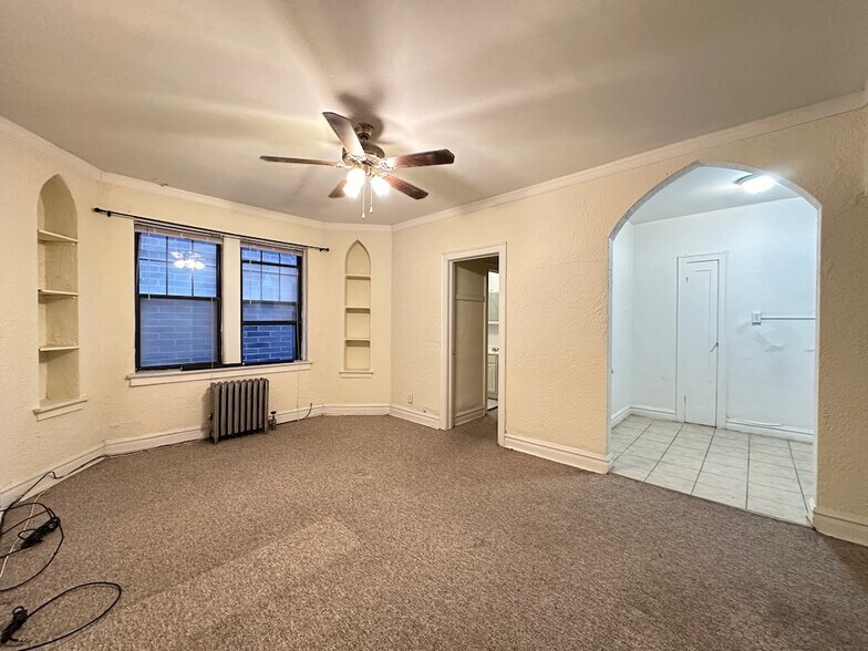 Building Photo - 4834 N Damen Ave