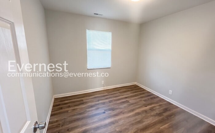Building Photo - 838 Lock Ave
