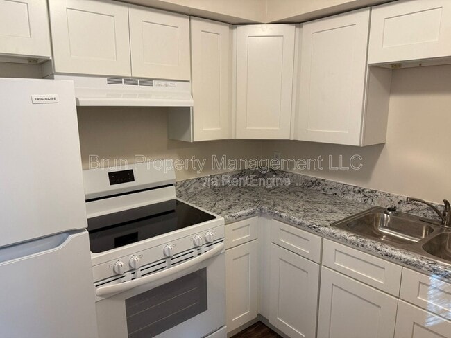 Building Photo - 1204 Glade Hill Dr