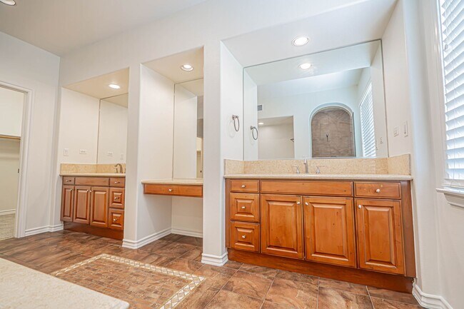 Building Photo - 26149 Shadow Rock Ln