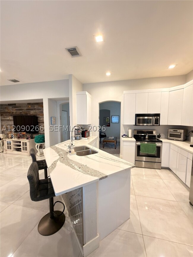 Building Photo - 5051 SW 35th Way