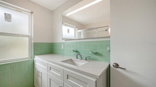 Building Photo - 7665 Sanderling Rd