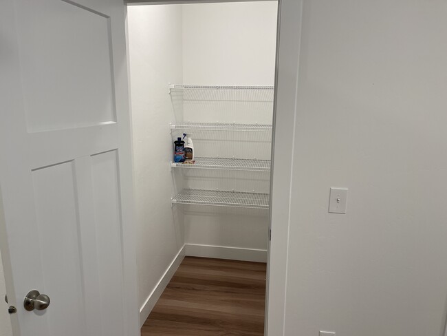 Building Photo - 1385 N 3830 W