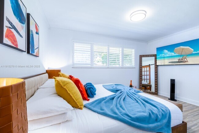 Building Photo - 312 N Luna Ct